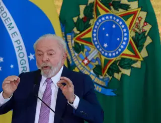 Lula destina até R$ 20 bi para bolsas a alunos do ensino médio fora do arcabouço