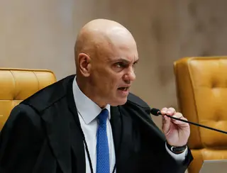 Moraes mantém medidas cautelares de Bolsonaro após estadia na embaixada húngara