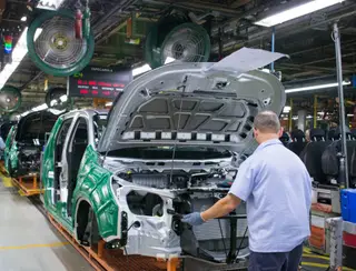 Mais de 50 trabalhadores demitidos e queda nas vendas: entenda como mudanças no mercado de veículos impactam a GM