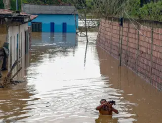 Recife e Maceió enfrentam enchentes na segunda, e há previsão de novas chuvas