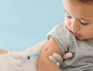 Brasil reverte queda e avança na vacinação infantil