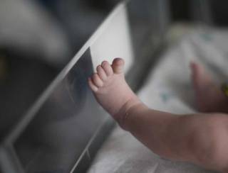 Recém-nascido é encontrado em banheiro de hospital em SP