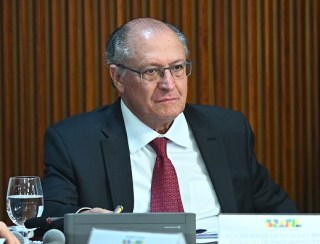 Alckmin diz que tarifaço de Trump é medida 'equivocada' e reação não deve ser 'olho por olho'