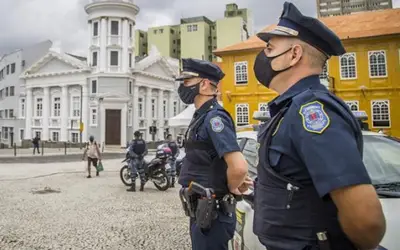Brasil tinha 544 mil policiais militares, civis e bombeiros em 2020