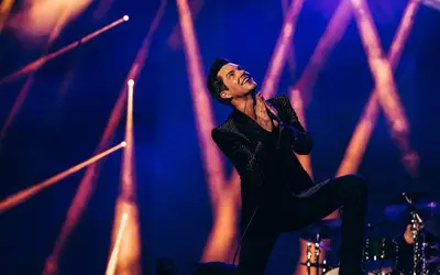 Killers volta ao Brasil para botar à prova rock dançante e síndrome de Peter Pan do vocalista