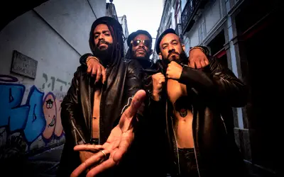 Black Pantera dá tom afro-latino ao rock ativista do trio no disco 