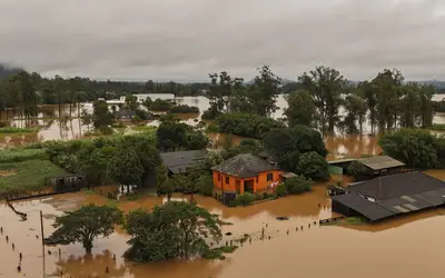 Governo do RS organiza doações via PIX para afetados no temporal
