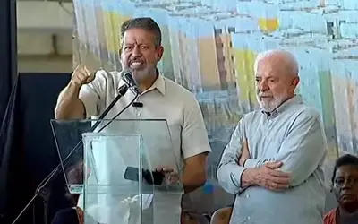 Em Maceió, Lula defende Lira de vaias em evento de entrega de moradias populares