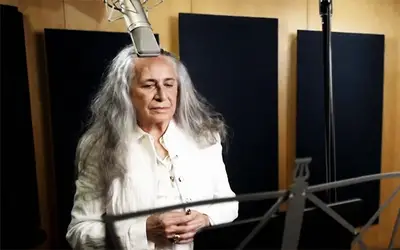 Maria Bethânia e Caetano Veloso gravam juntos a canção 