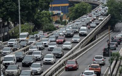 Feriado leva 5 milhões de veículos às rodovias de SP; veja melhores horários para viajar