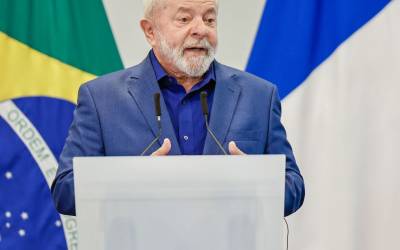 Lula diz que forças políticas da França 'se uniram contra o extremismo'