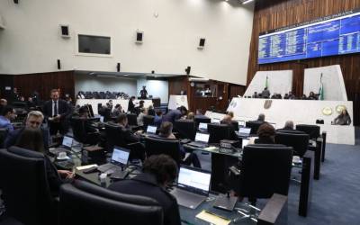 Assembleia Legislativa do Paraná aprova reajuste de 8,03% para Judiciário, MP e Tribunal de Contas