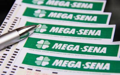 Mega-Sena: ninguém acerta dezenas, e prêmio acumula em R$ 72 milhões