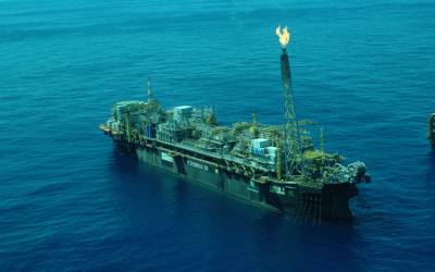 Dez empresas vão disputar 37,5 milhões de barris de petróleo da União