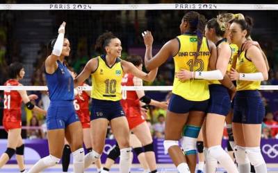 Brasil vence Japão por 3 a 0 no vôlei feminino