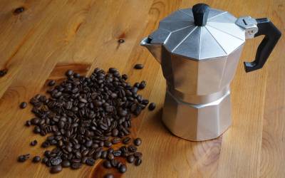 Governo divulga mais lotes de café impróprios; entenda quais impurezas são vetadas e as permitidas por lei
