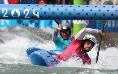 Olimpíada de Paris: Ana Sátila e Pepê avançam no caiaque cross